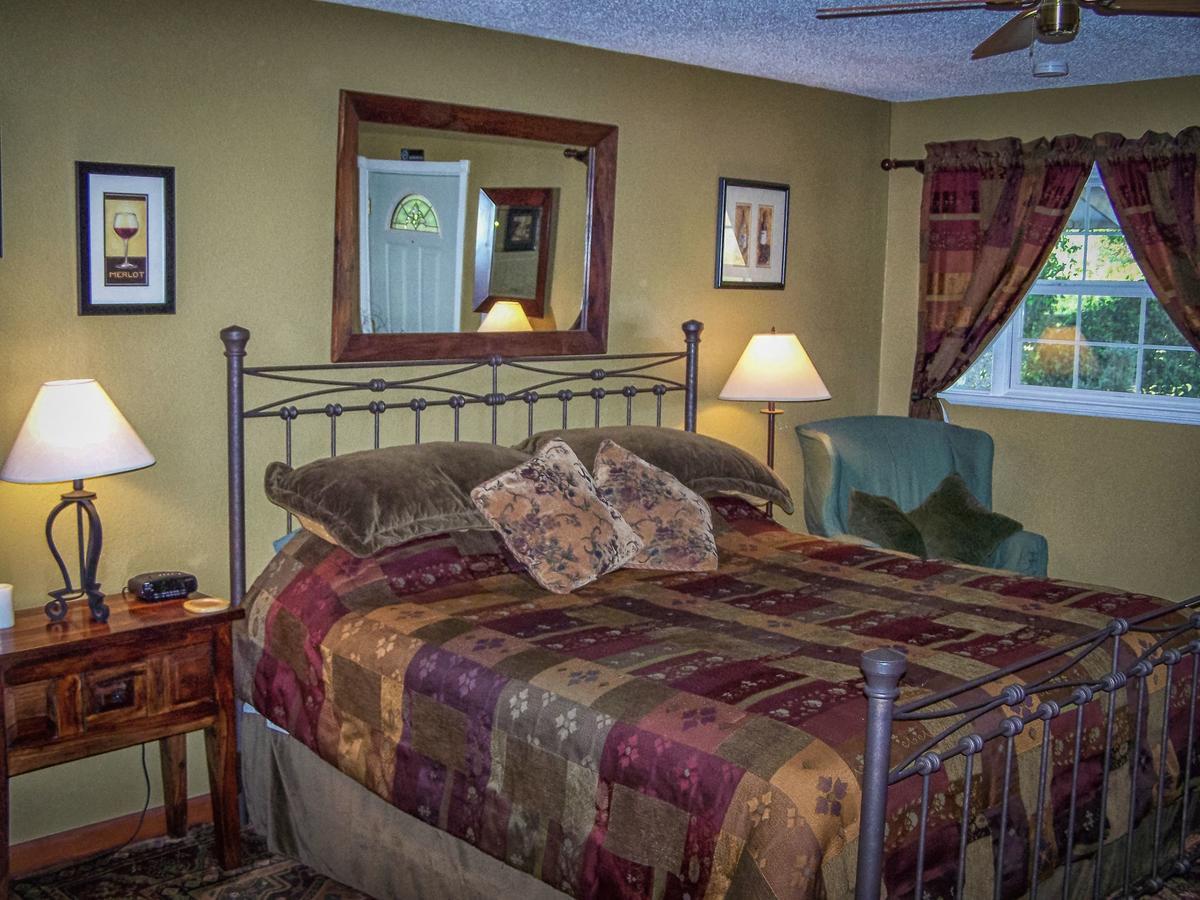 Holiday Lodge On Canyon Lake Extérieur photo